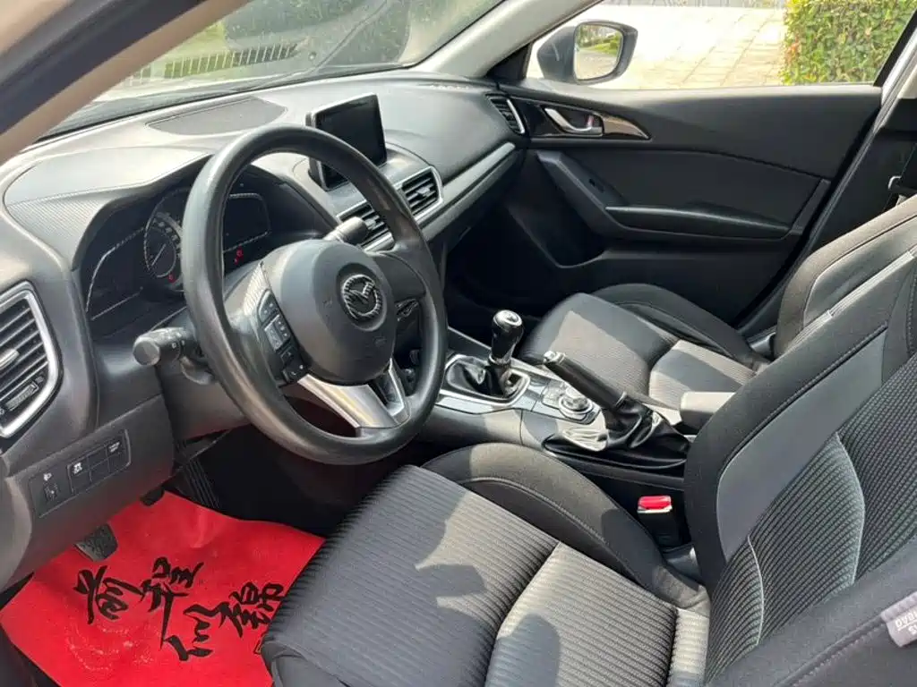 Mazda 3 Axela 2016