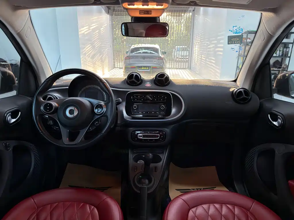 smart Fortwo 2017 — фото 9