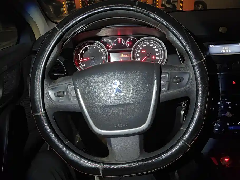 Peugeot 508 2013 — фото 15