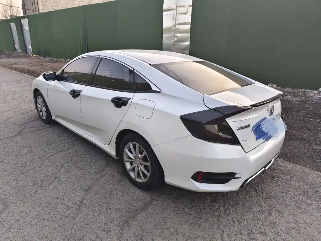 Honda Civic 2018 — фото 4