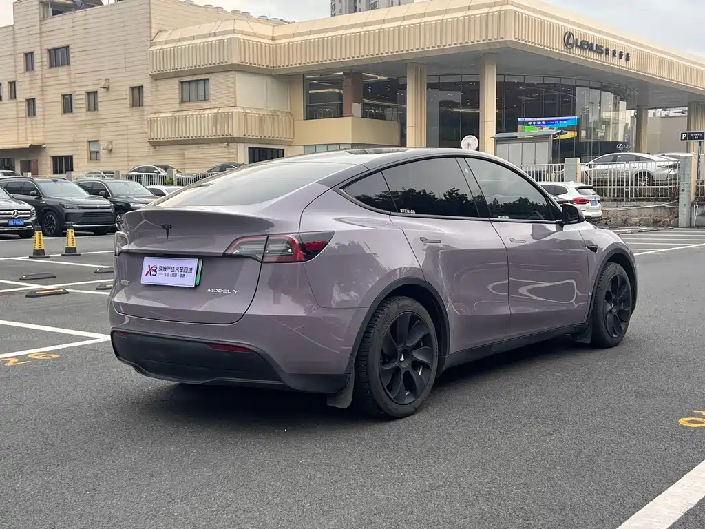 Tesla Model Y 2022 — фото 4