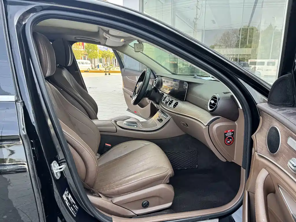Mercedes-Benz E-Class 2019 — фото 11
