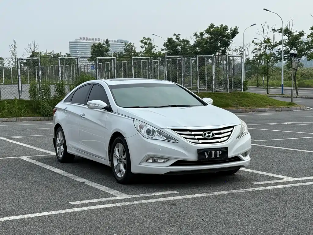 Hyundai Sonata 2012 — фото 3