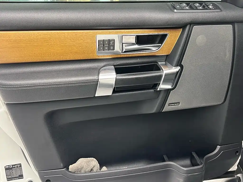 Land Rover Discovery 2013 — фото 21