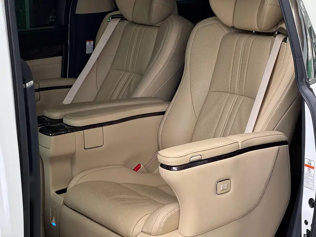 Toyota Vellfire 2021 — фото 14