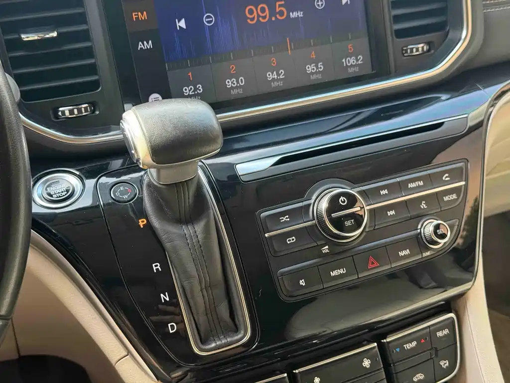 GAC Trumpchi M8 2018 — фото 11
