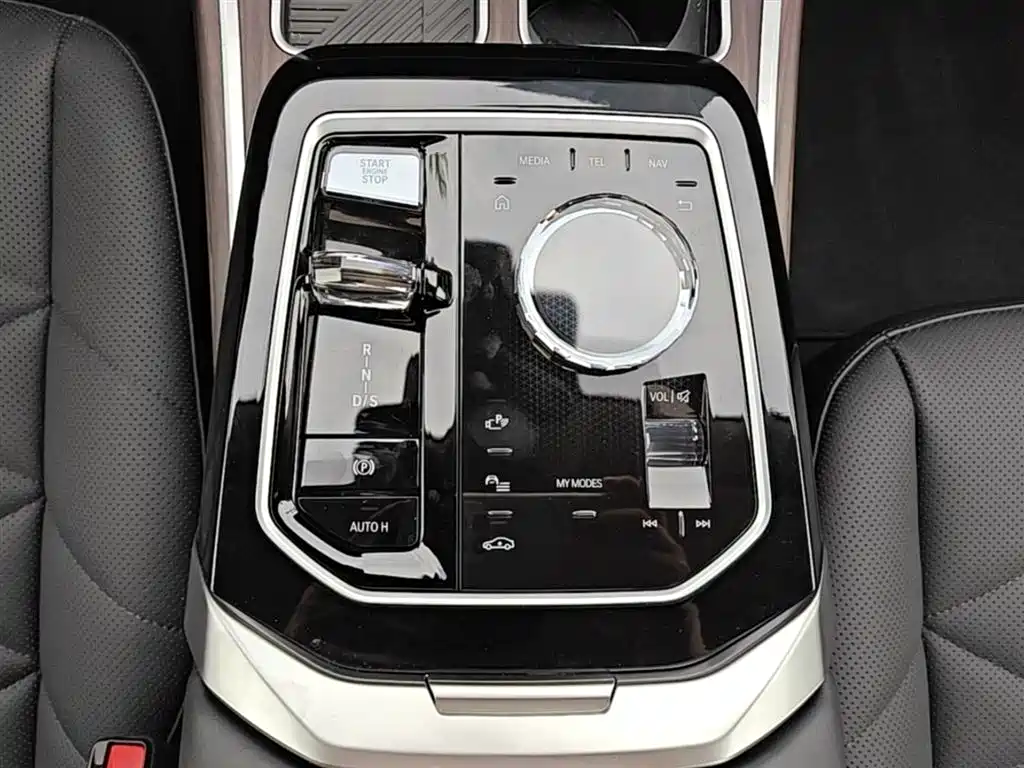 BMW 7 Series 2025 — фото 16