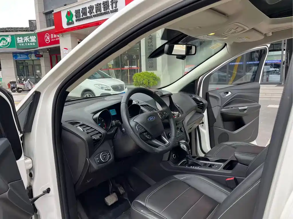 Ford Kuga 2018 — фото 12