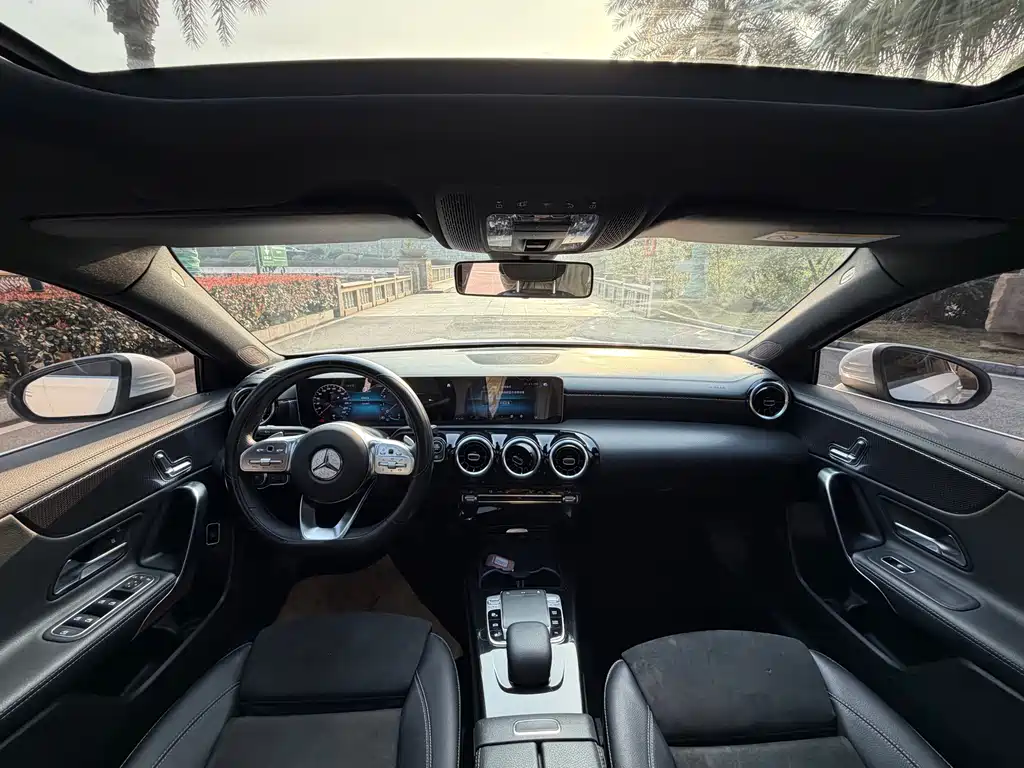 Mercedes-Benz A-Class 2019 — фото 15