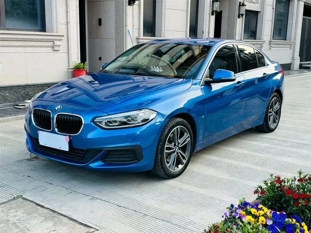 BMW 1 Series 2020 — фото 1