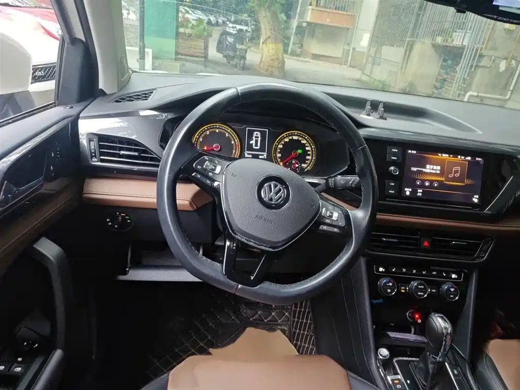 Volkswagen Tharu 2019 — фото 3