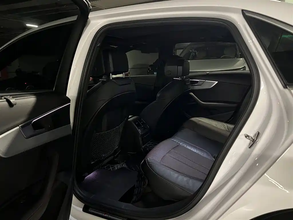 Audi A4L 2019