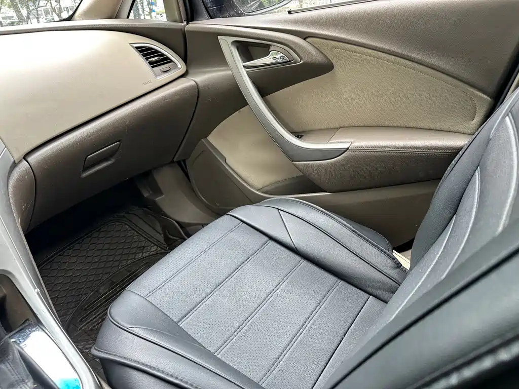 Buick Excelle 2015 — фото 9