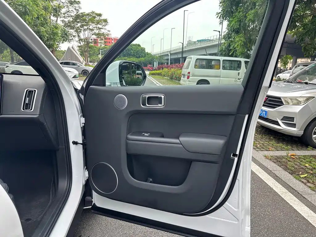 Li Auto Li L7 2024 — фото 11