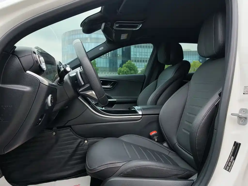 Mercedes-Benz C-Class 2024