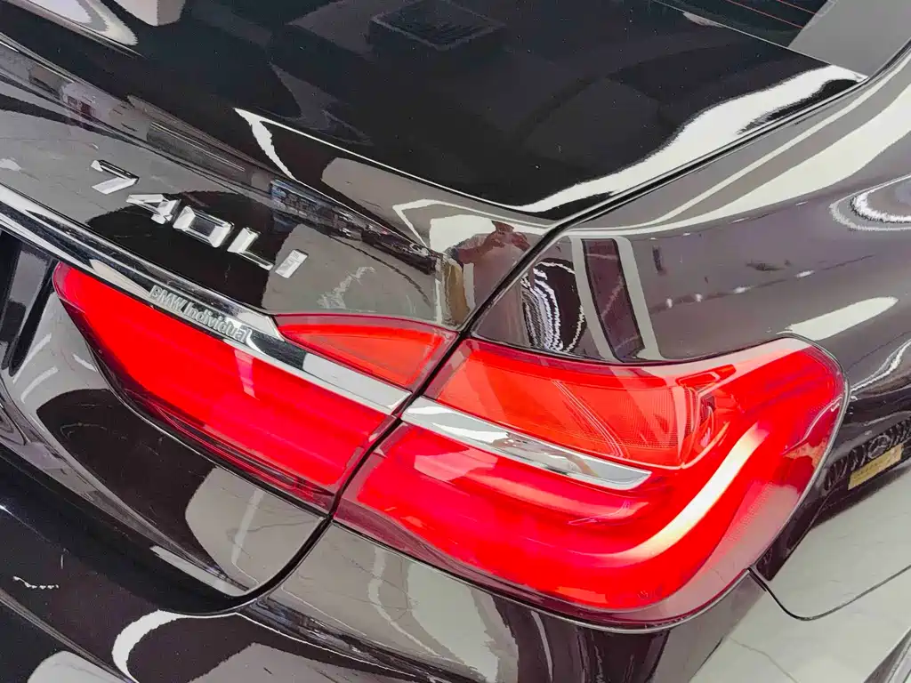 BMW 7 Series 2018 — фото 23