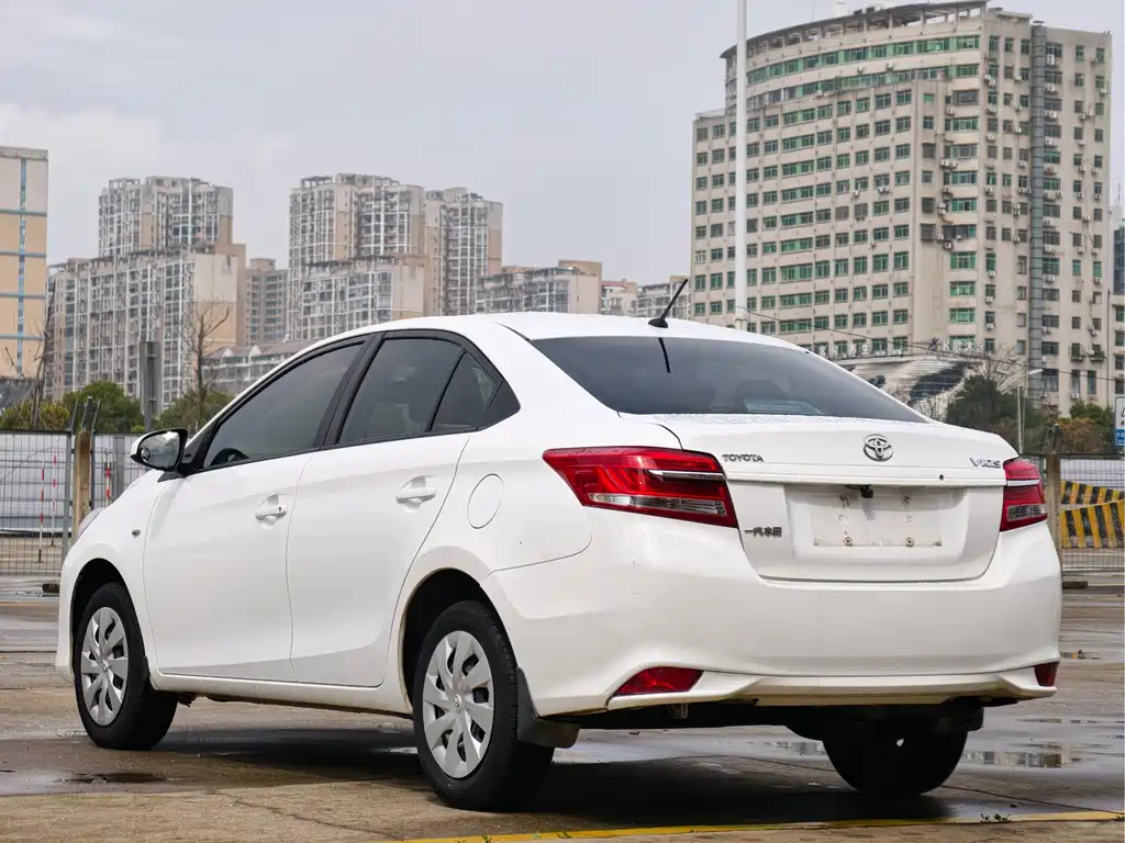 Toyota Vios 2017 — фото 5