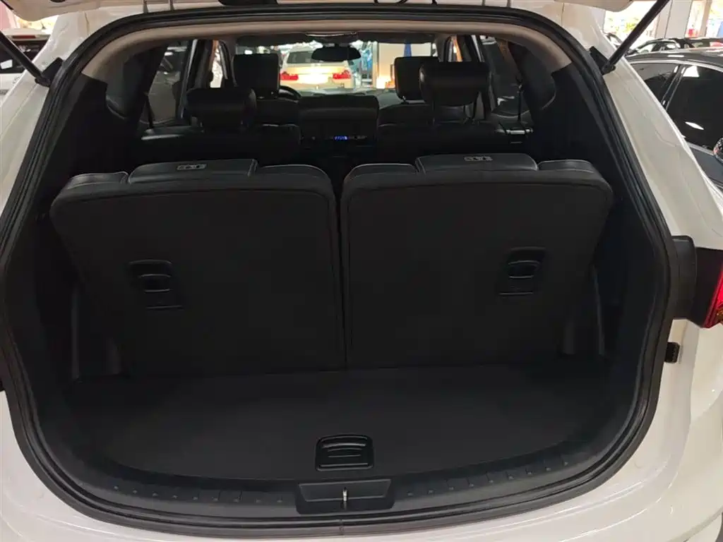 Hyundai Santa Fe 2018 — фото 19