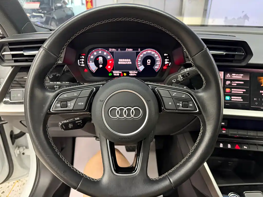 Audi A3 2023 — фото 10