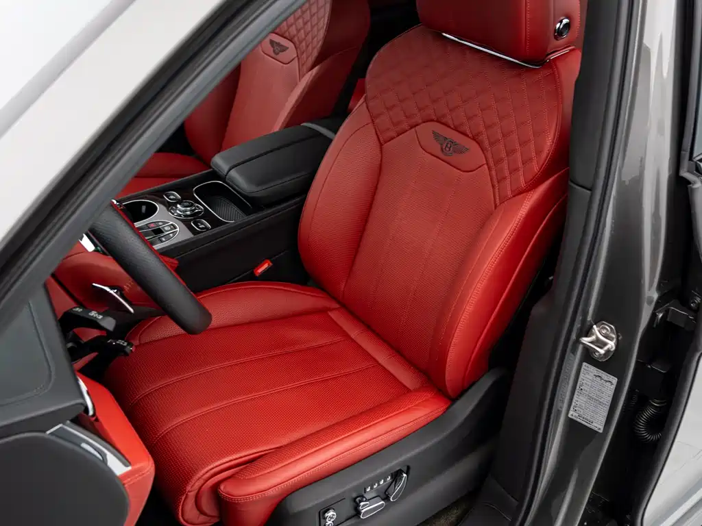 Bentley Bentayga 2023 — фото 11