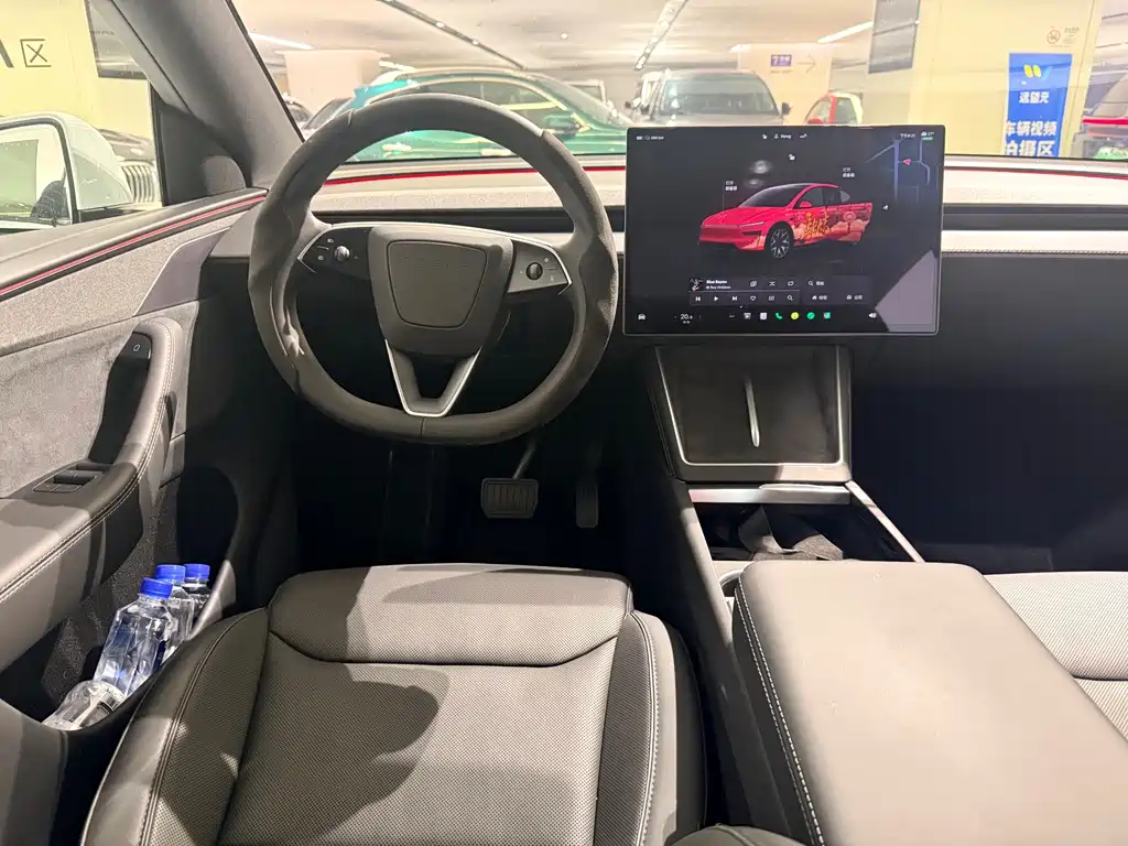 Tesla Model Y L 2025 — фото 12