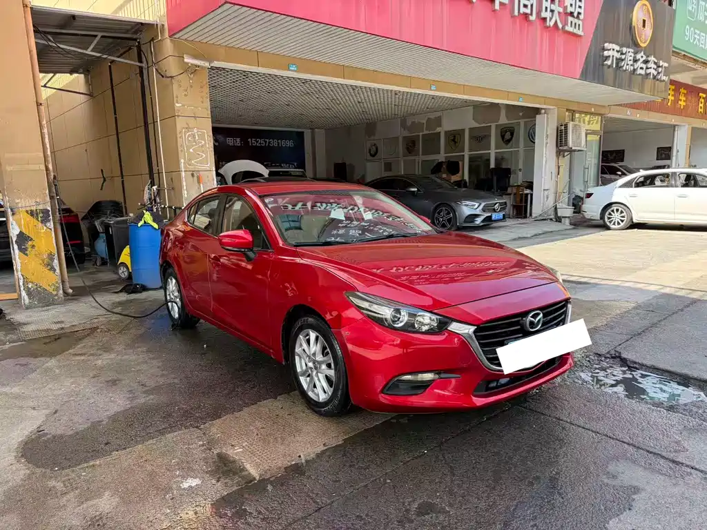 Mazda 3 Axela 2018 — фото 10