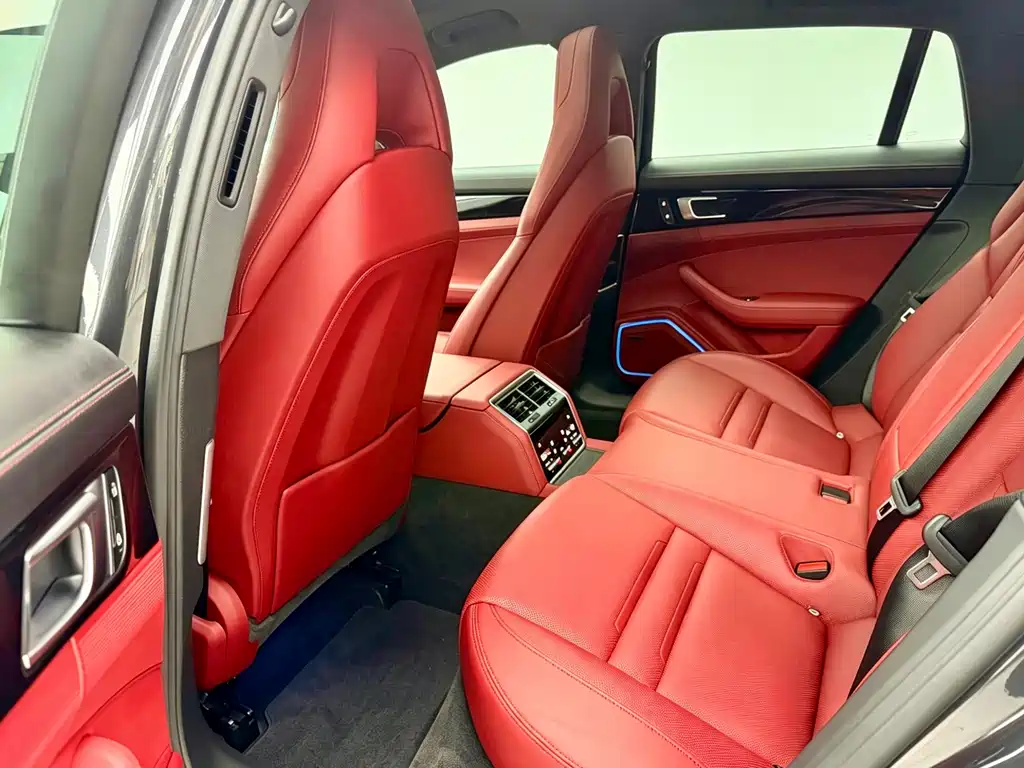 Porsche Panamera 2023