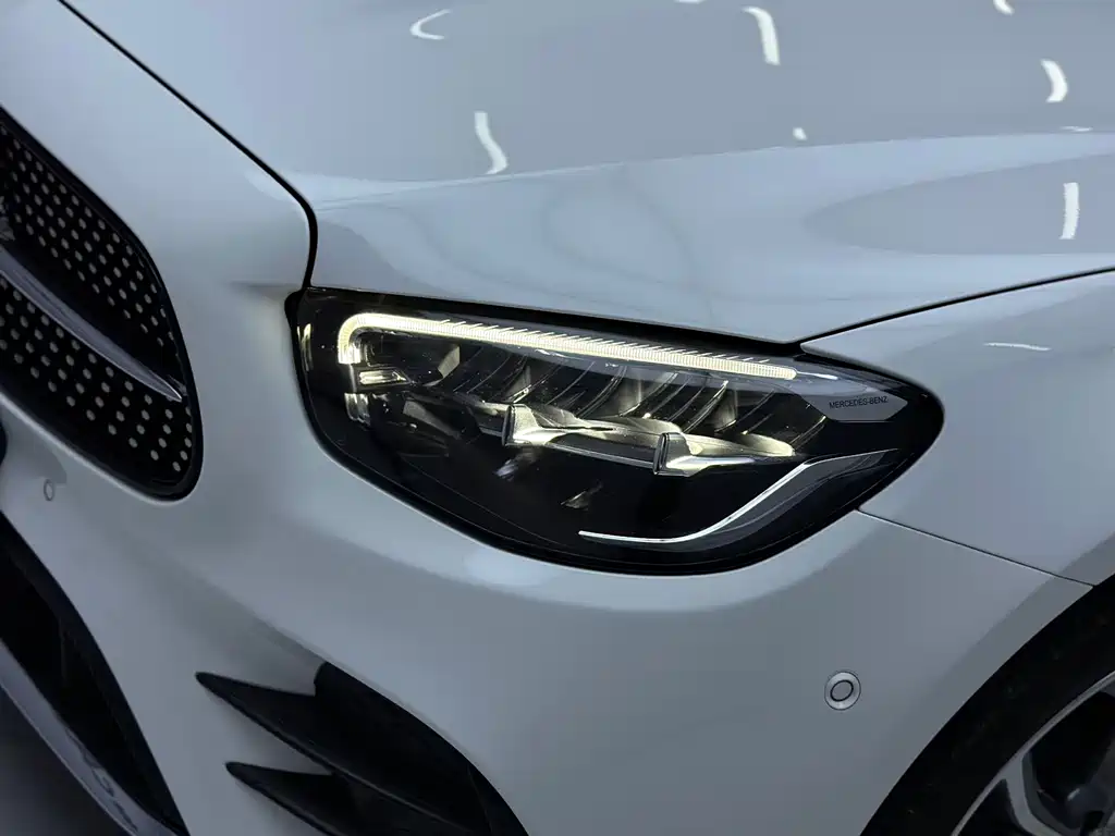 Mercedes-Benz E-Class 2023 — фото 7