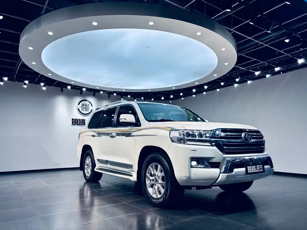 Toyota Land Cruiser 2017 — фото 15