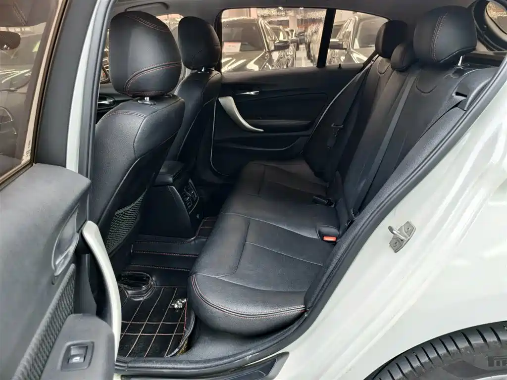BMW 1 Series 2015 — фото 12