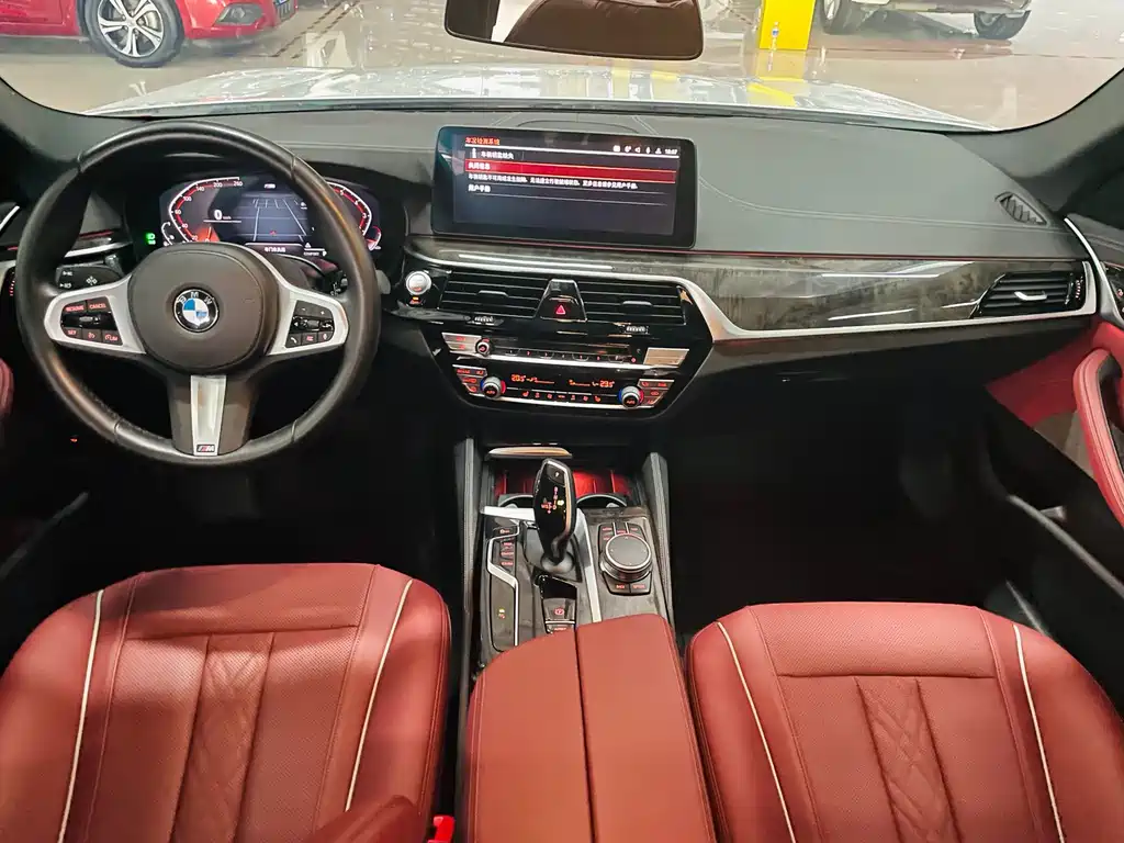 BMW 5 Series 2022 — фото 11