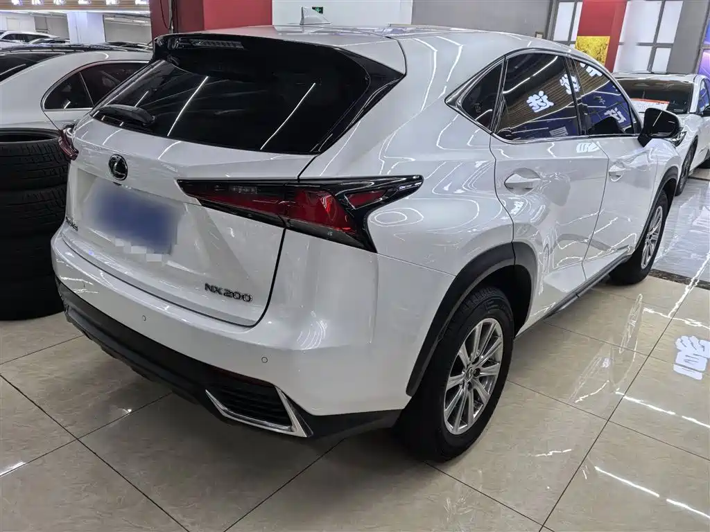 Lexus NX 2021 — фото 7