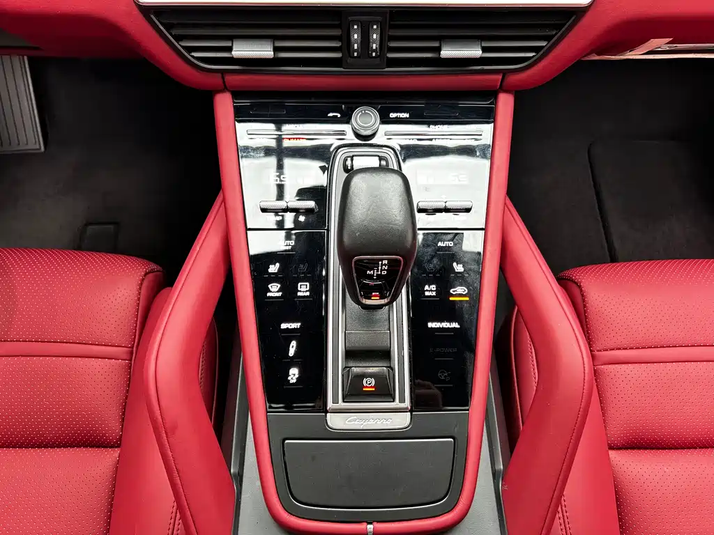 Porsche Cayenne 2019 — фото 16