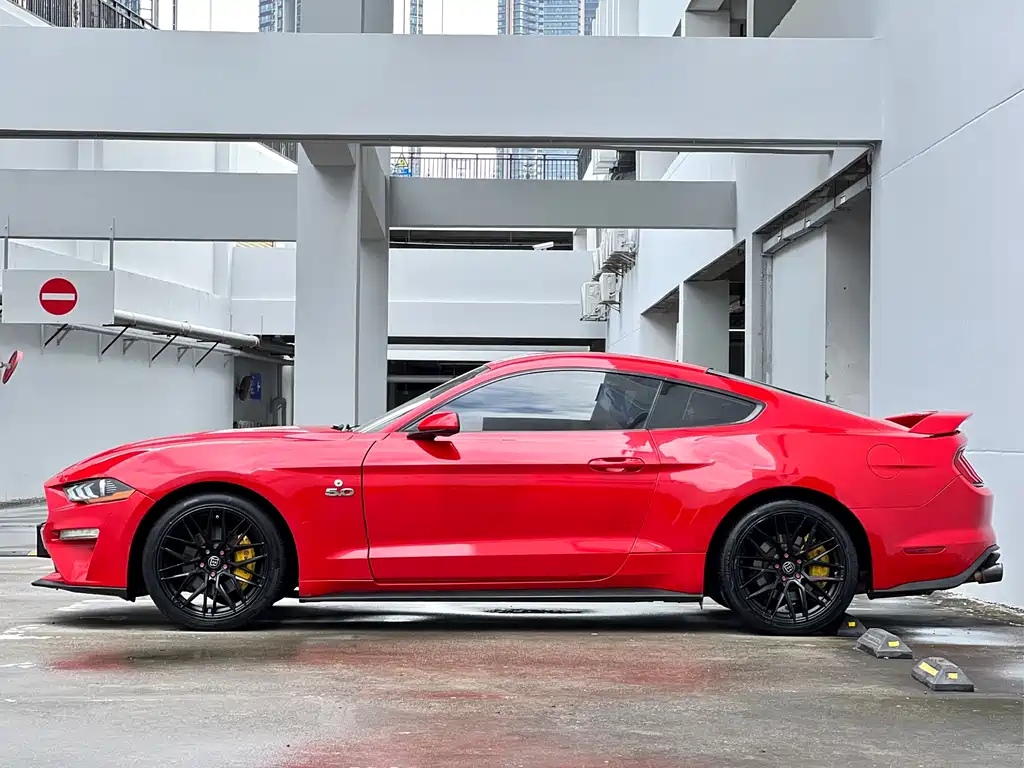 Ford Mustang 2019 — фото 9