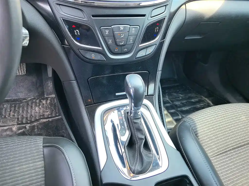 Buick Regal 2015 — фото 14
