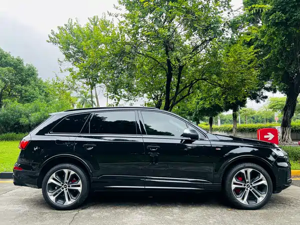 Audi Q7 2023