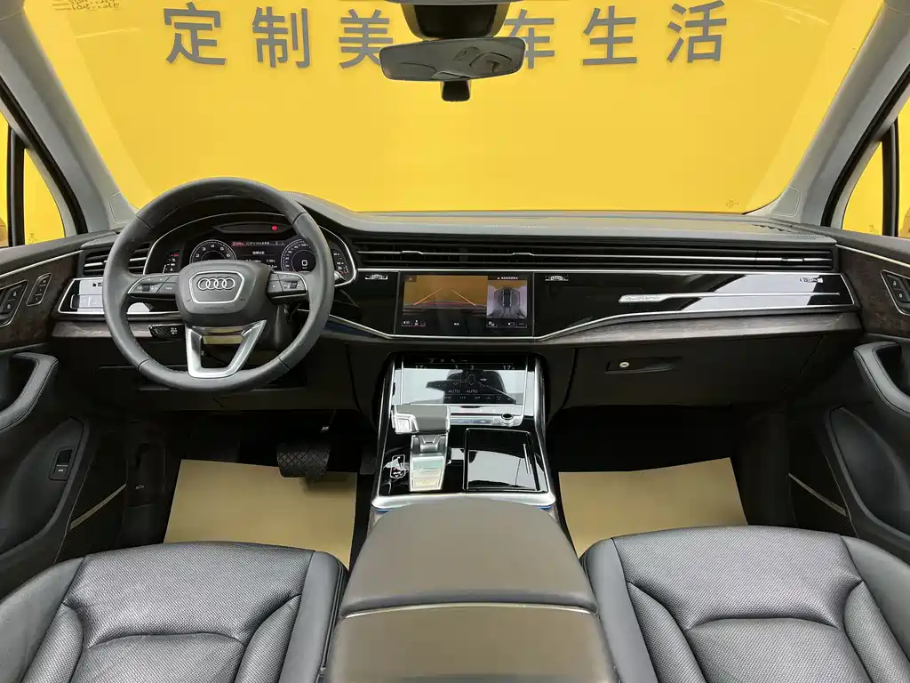 Audi Q7 2023 — фото 12
