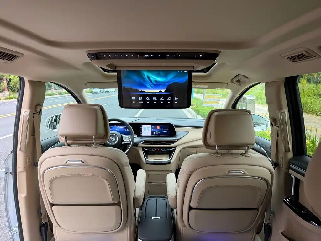 Buick GL8 New Energy 2025 — фото 11