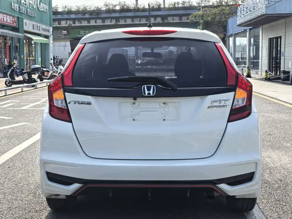 Honda Fit 2018 — фото 16