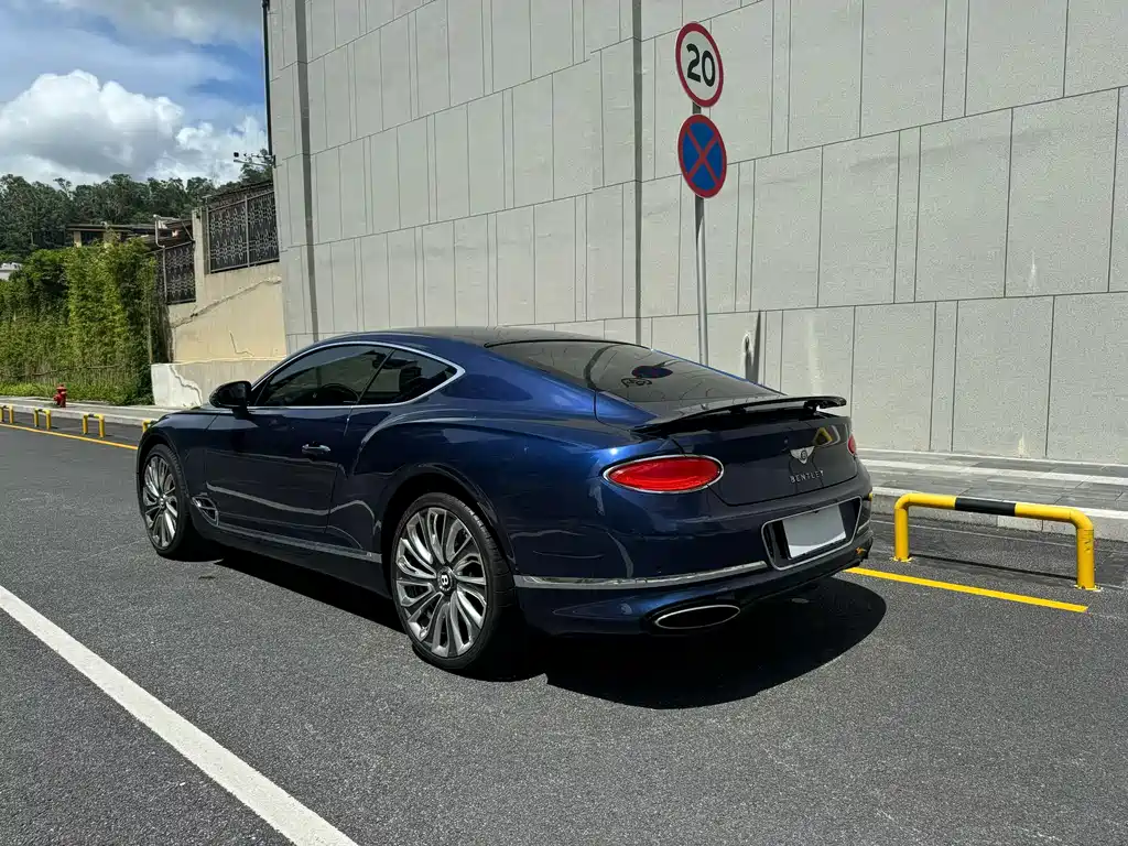 Bentley Continental 2020