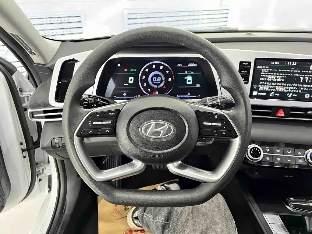 Hyundai Elantra 2024 — фото 10