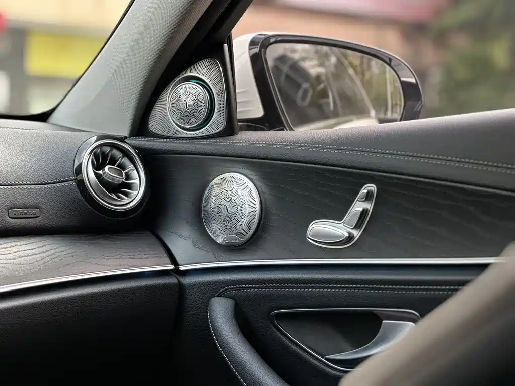 Mercedes-Benz E-Class 2018 — фото 16