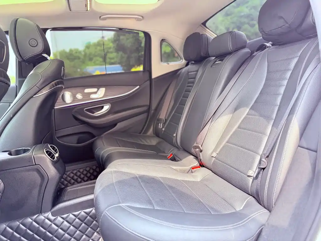 Mercedes-Benz E-Class 2020 — фото 11