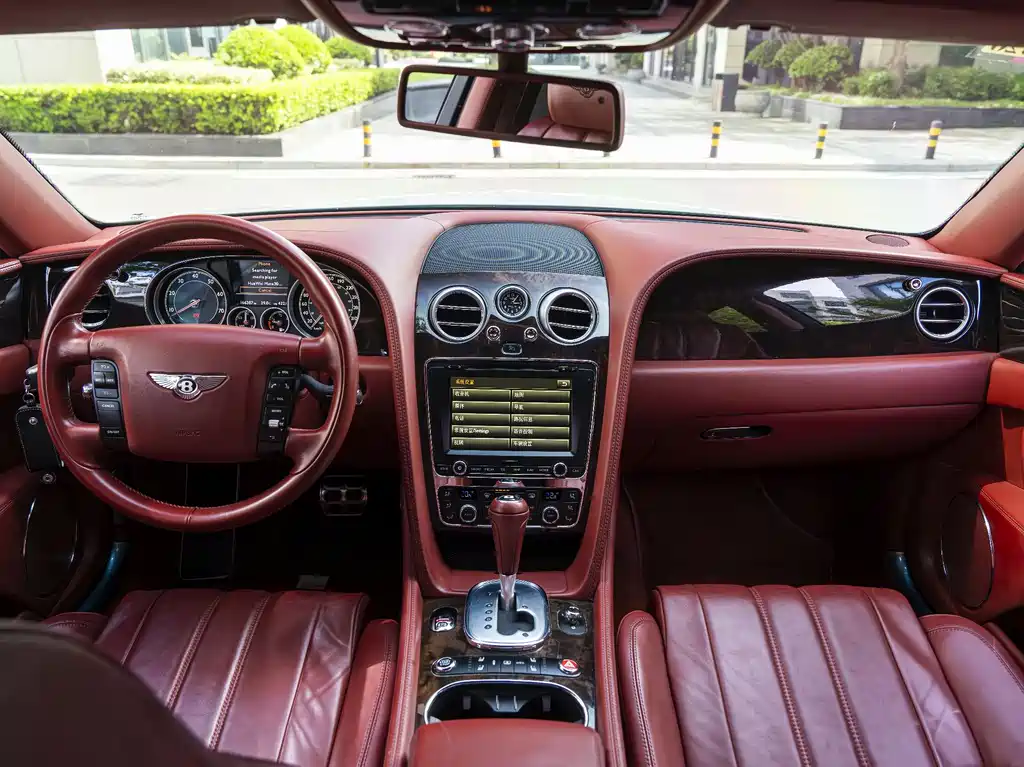 Bentley Flying Spur 2015 — фото 4