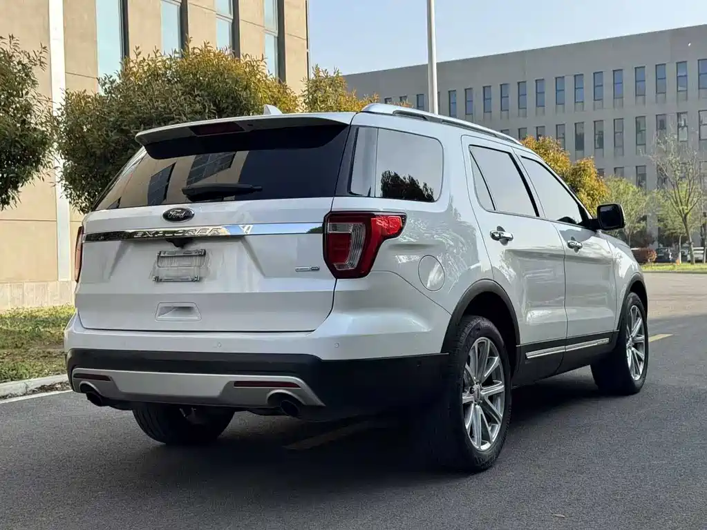 Ford Explorer 2017 — фото 6
