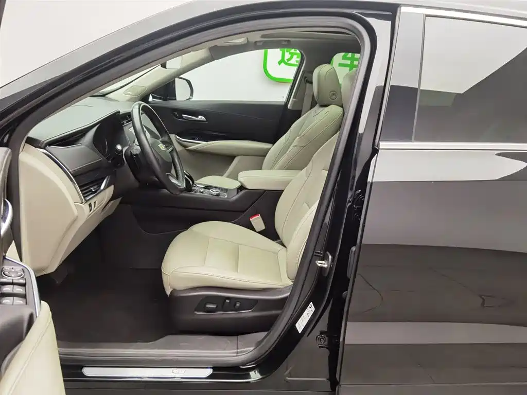 Cadillac XT4 2023 — фото 10