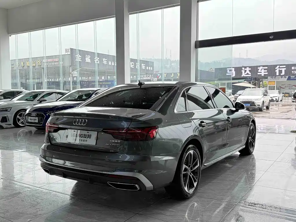 Audi A4L 2023 — фото 4
