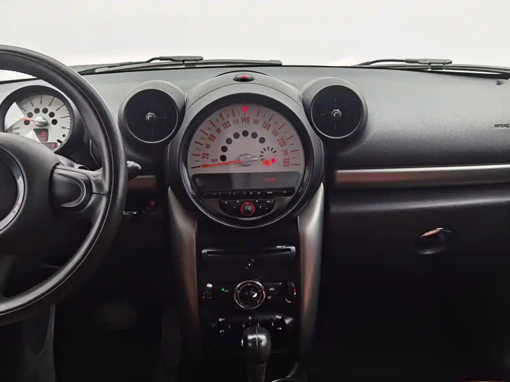 MINI Countryman 2015 — фото 12