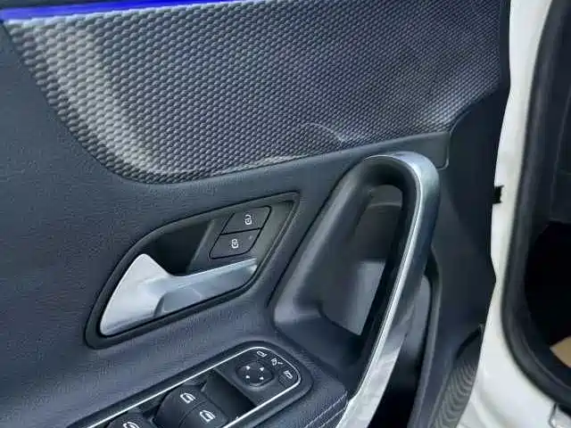Mercedes-Benz A-Class 2021 — фото 12