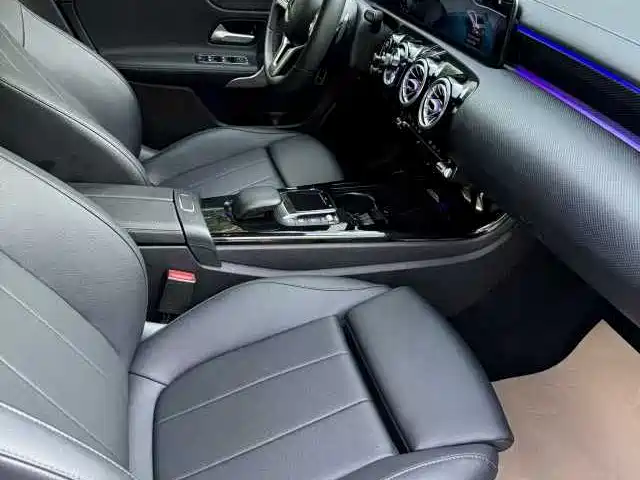 Mercedes-Benz A-Class 2021 — фото 9
